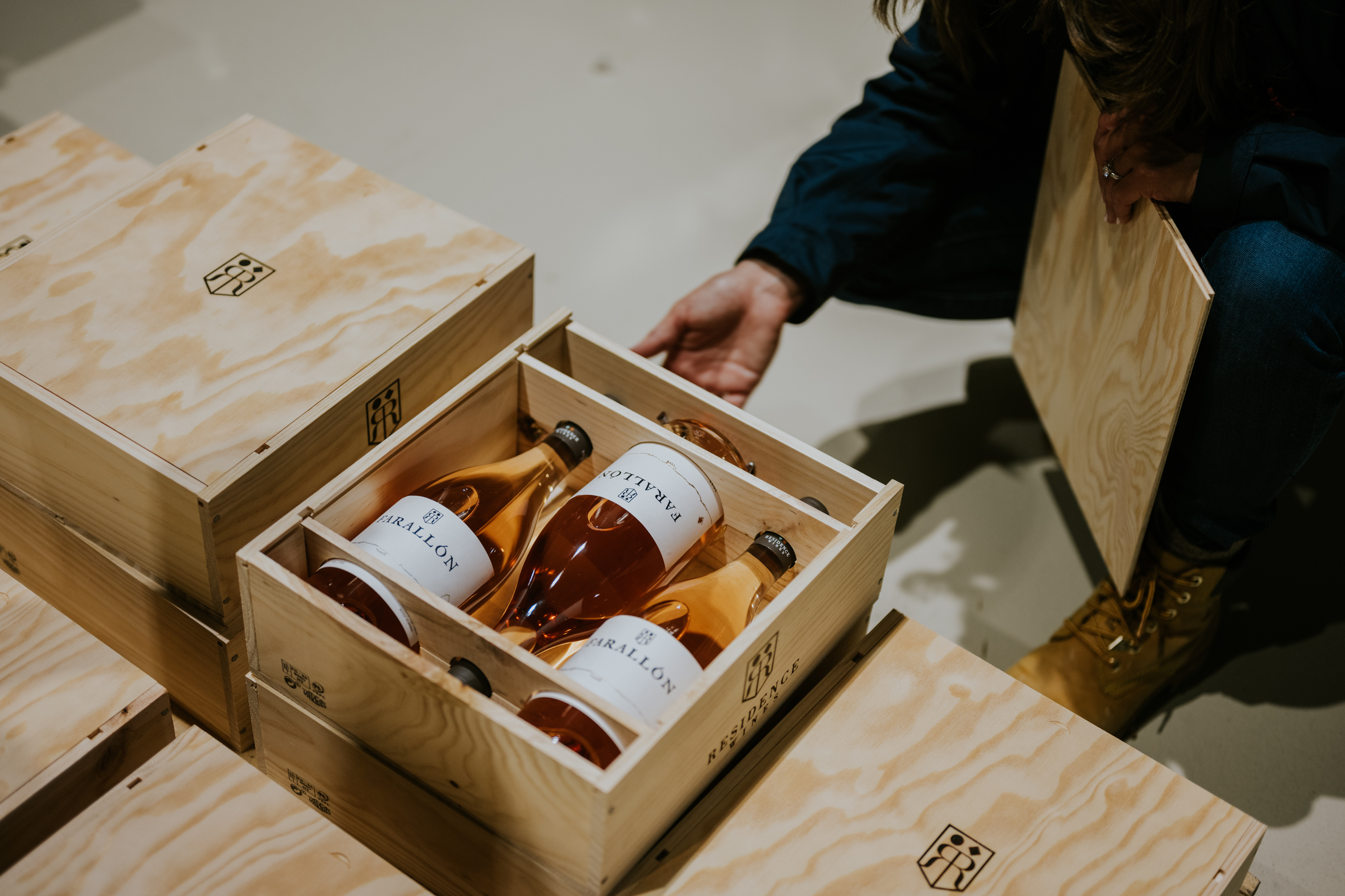 Farallón y packaging de Residence Wines
